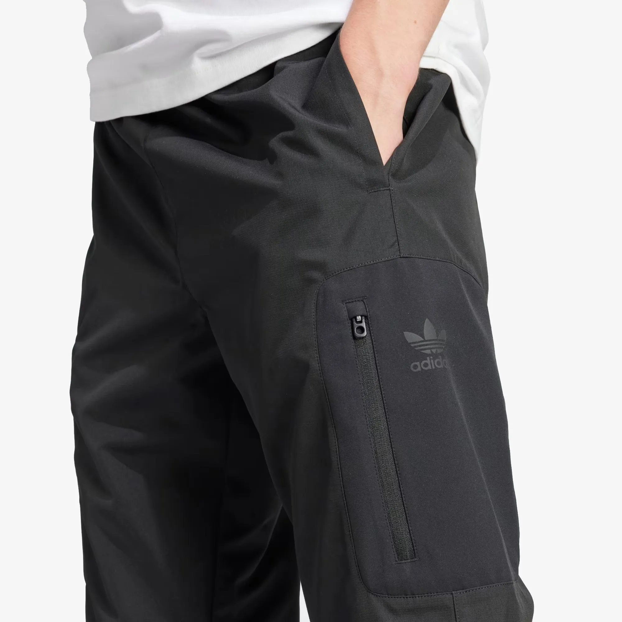 Adidas Originals | UTILITY CARGO PANTS  { BLACK