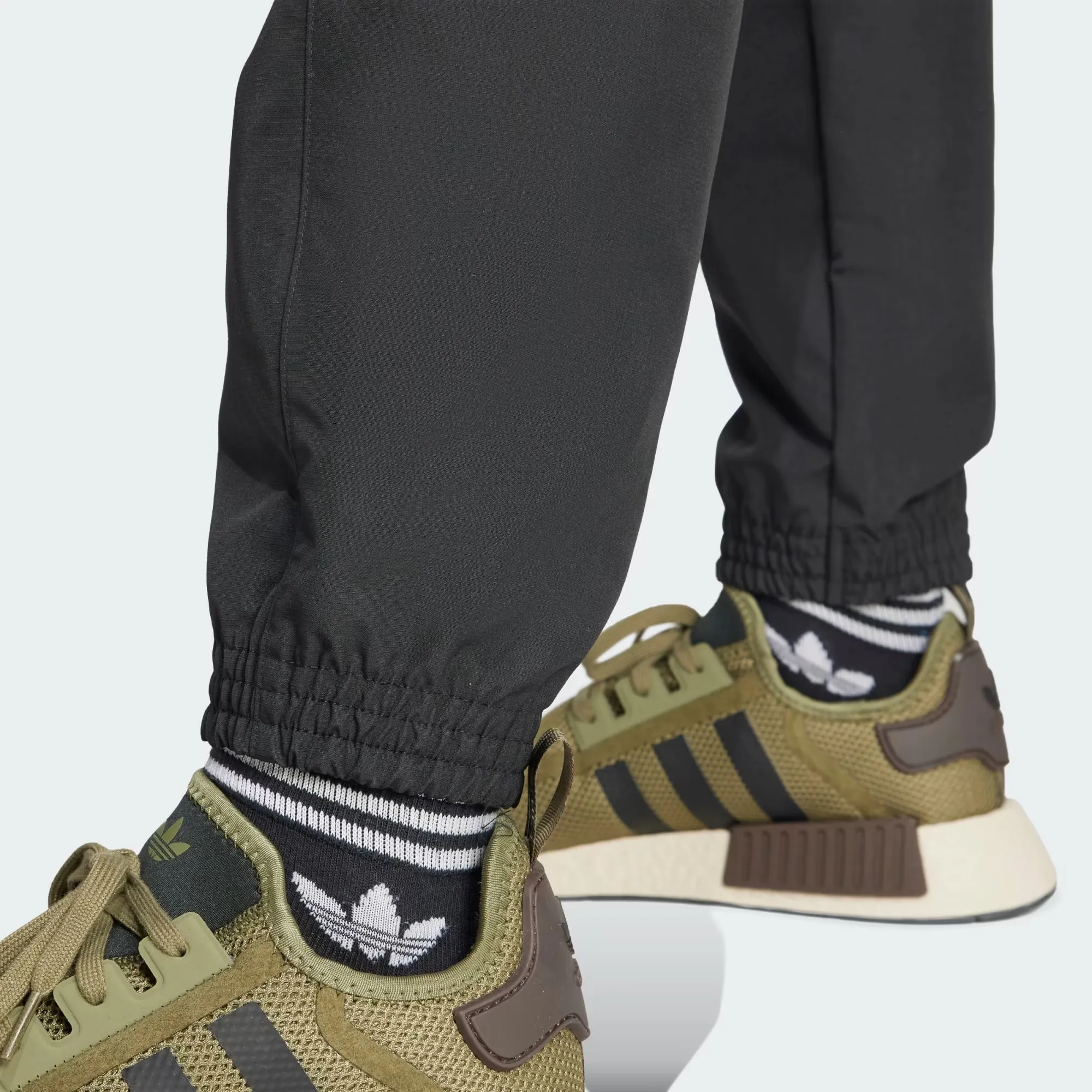 Adidas Originals | UTILITY CARGO PANTS  { BLACK