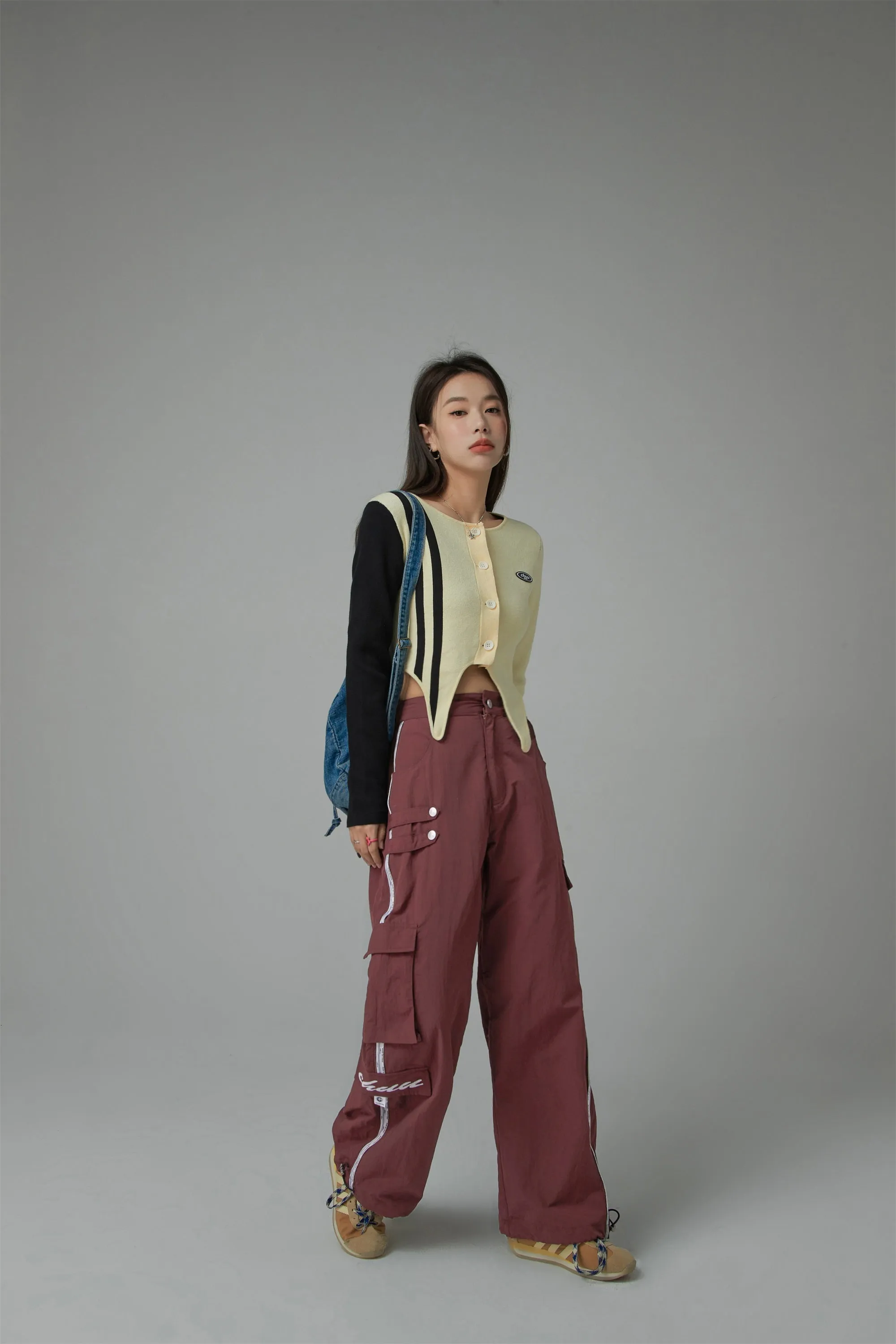 Chuu Lettering Two Way Leg Wide Cargo Pants