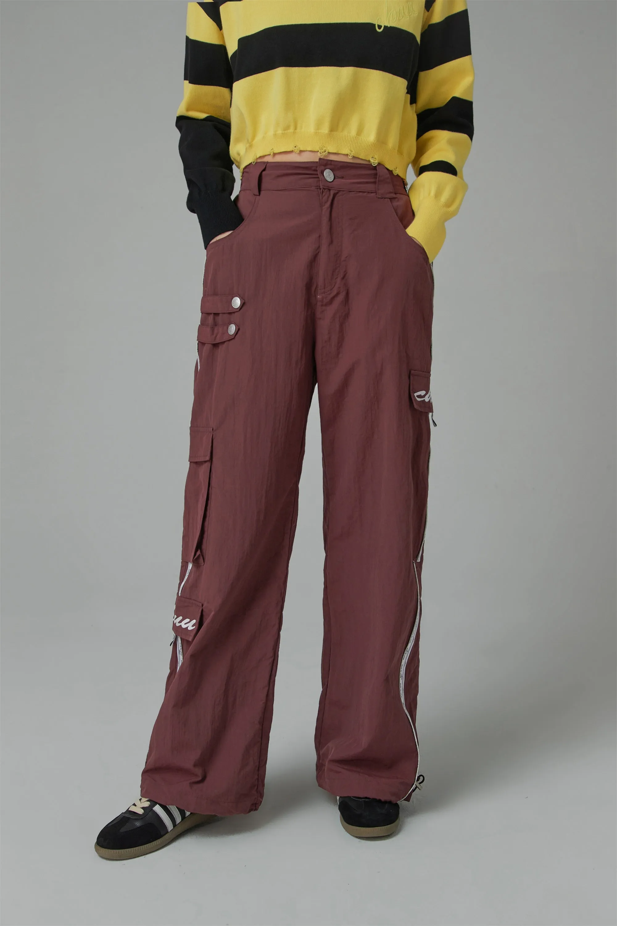 Chuu Lettering Two Way Leg Wide Cargo Pants