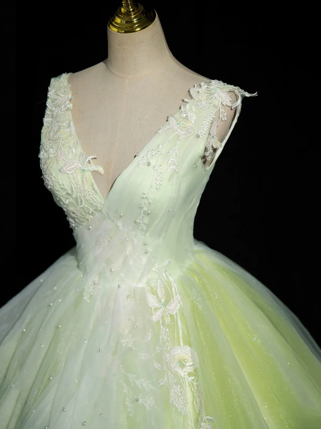 Green V-Neck Tulle Lace Long Prom Dress, A-Line Sleeveless Evening Dress