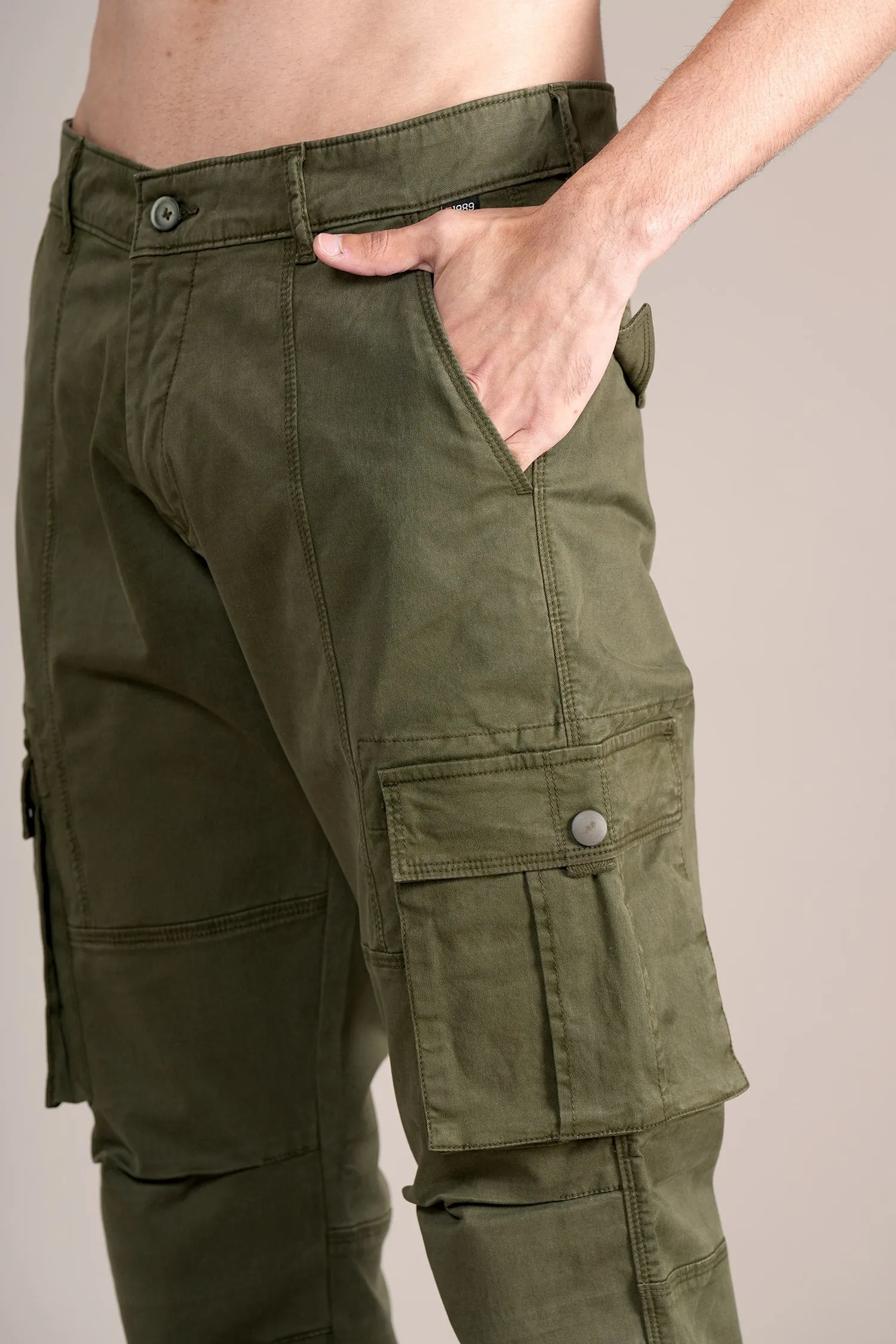 Men Olive Solid Casual Cargo Pant