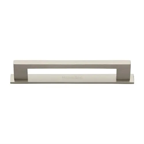 Metro Cabinet Pull Handle with Plate