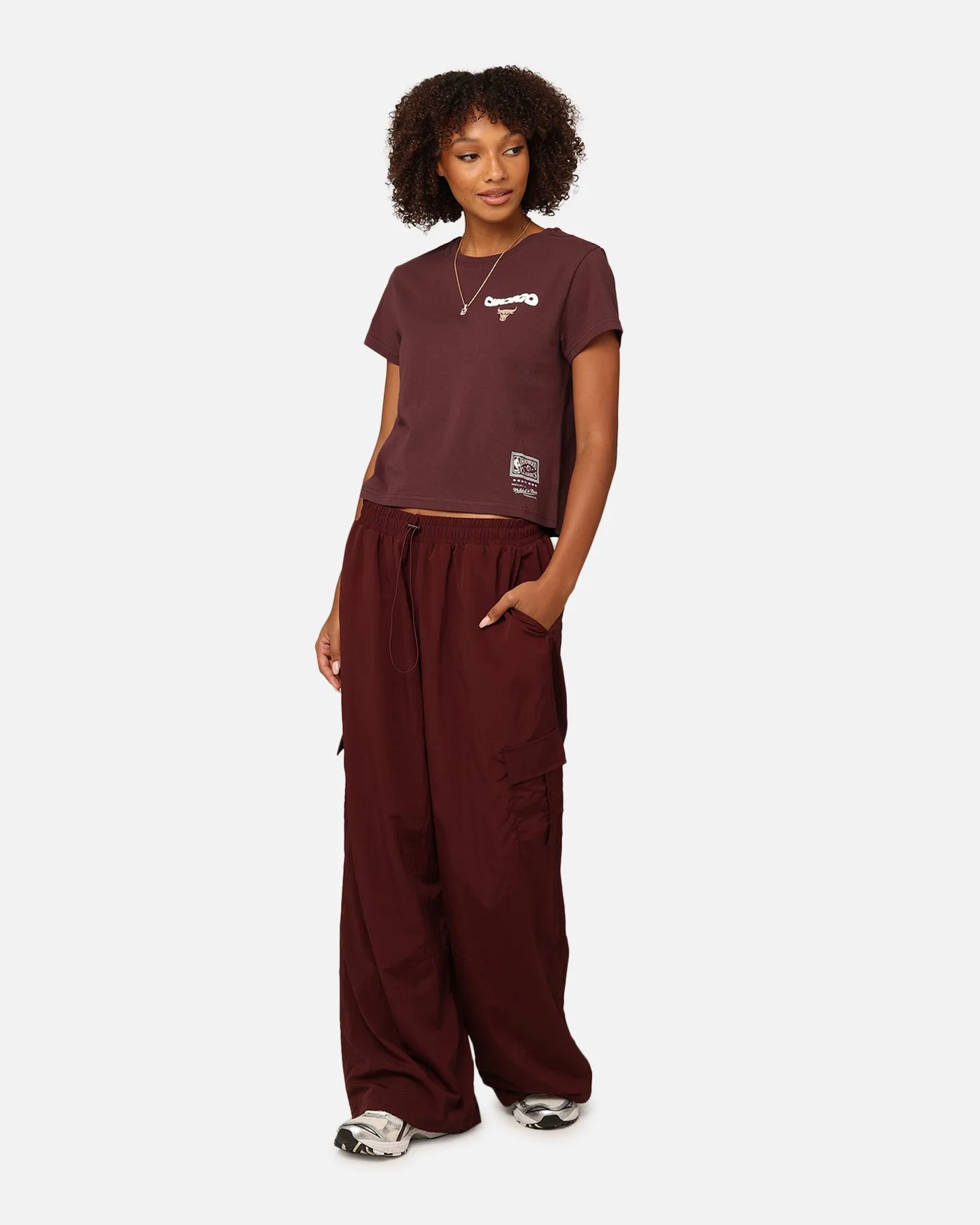 Mitchell & Ness Women's Chicago Bulls Wavey Text Cargo Pants Fudge