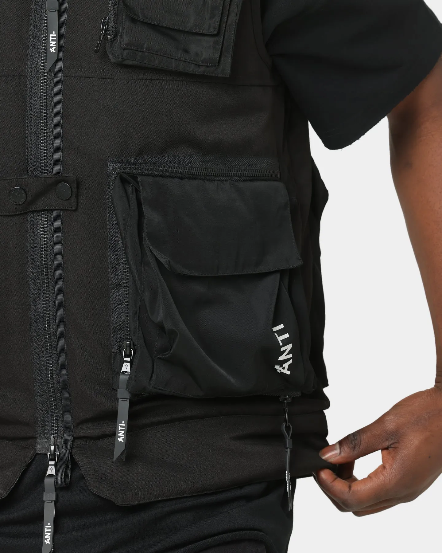 The Anti-Order Non-Military Vest Black/3M