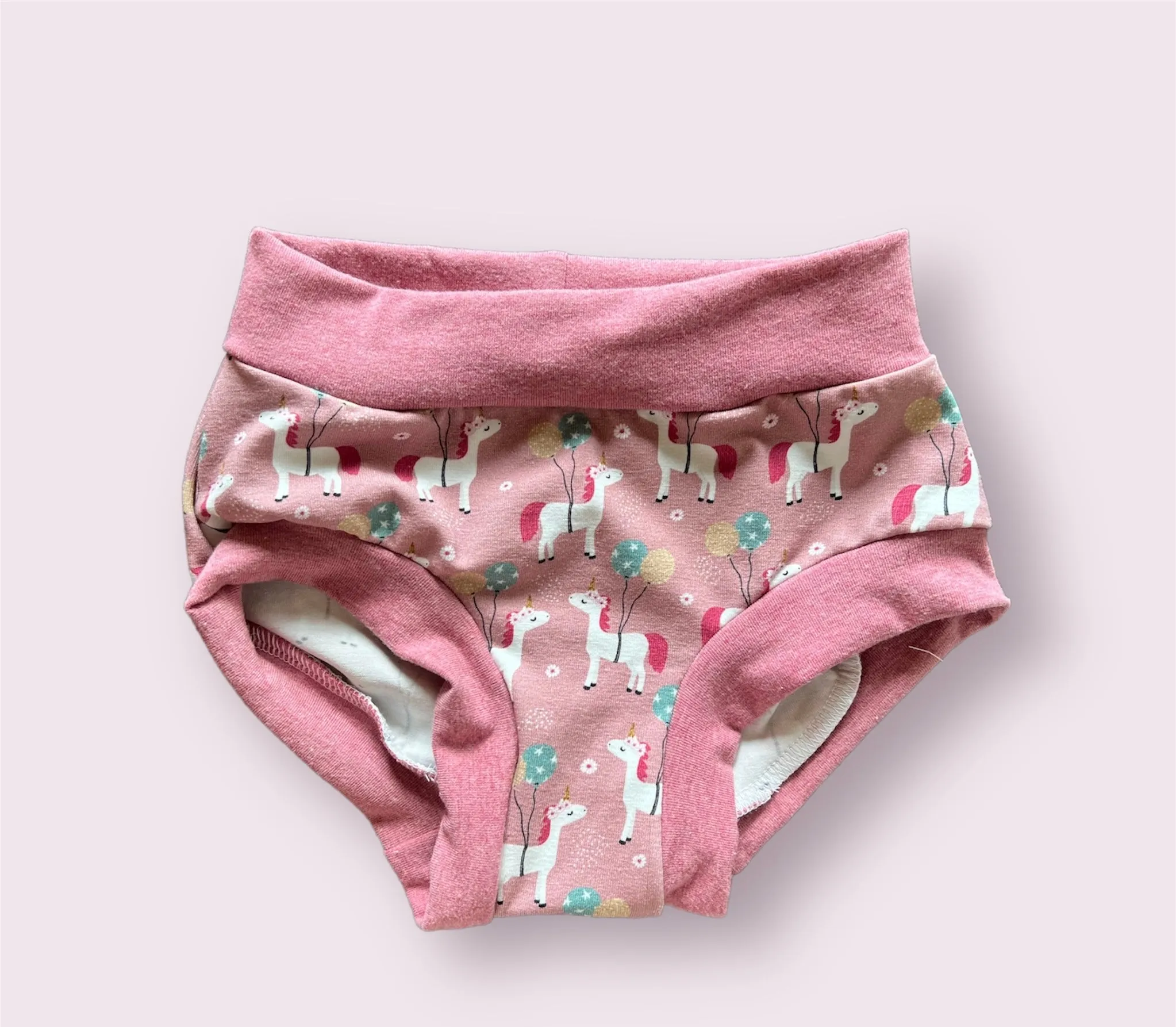 Unicorns & Balloons scrundies size 6 underwear