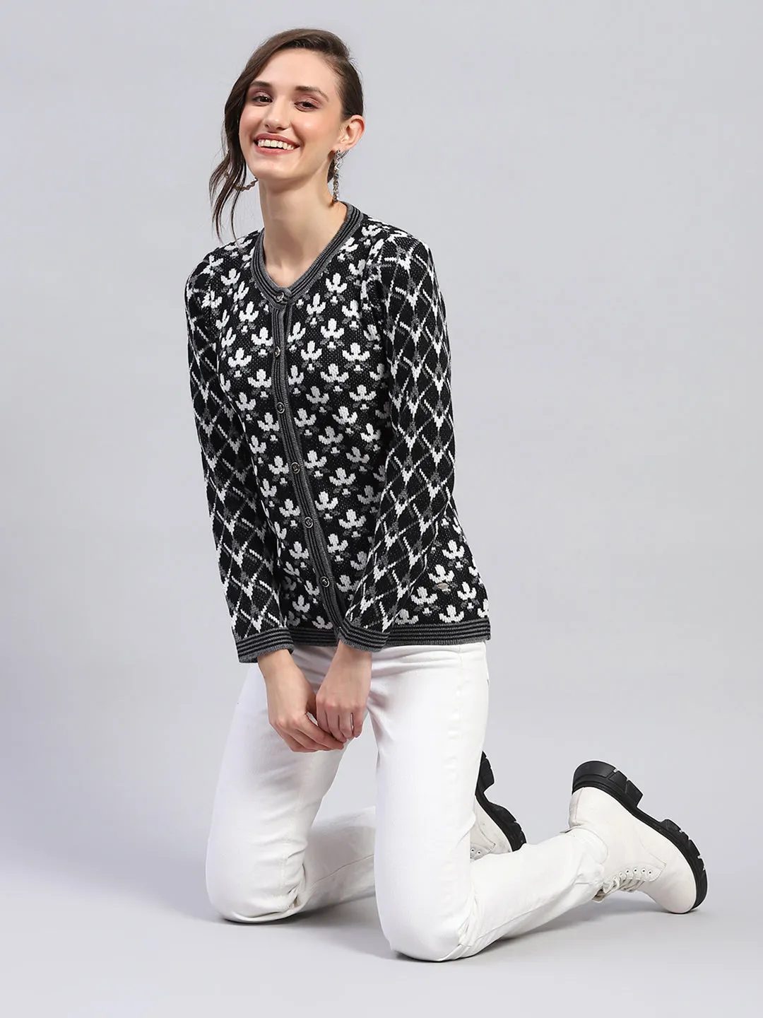 Women Black & White Self Design Round Neck Full Sleeve Cardigan