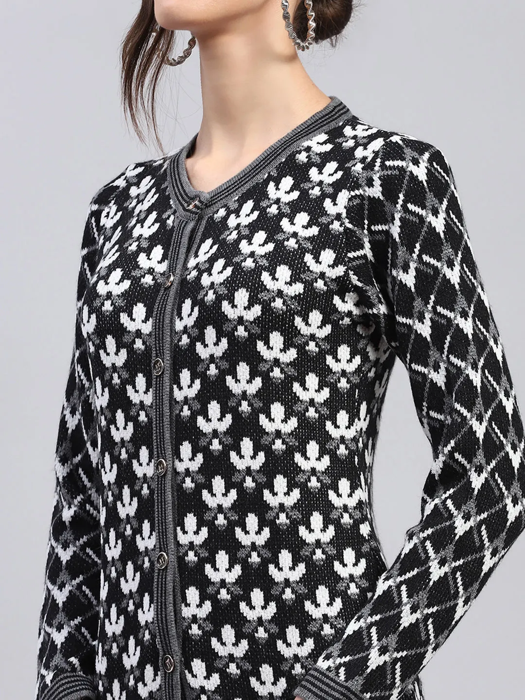 Women Black & White Self Design Round Neck Full Sleeve Cardigan