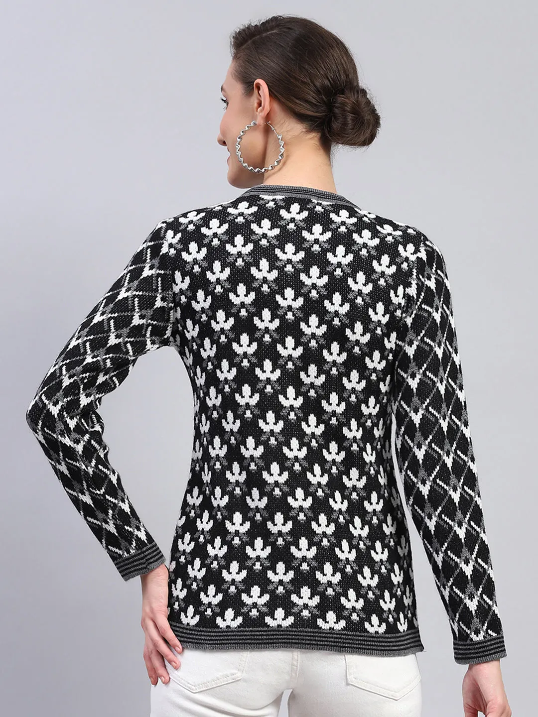 Women Black & White Self Design Round Neck Full Sleeve Cardigan