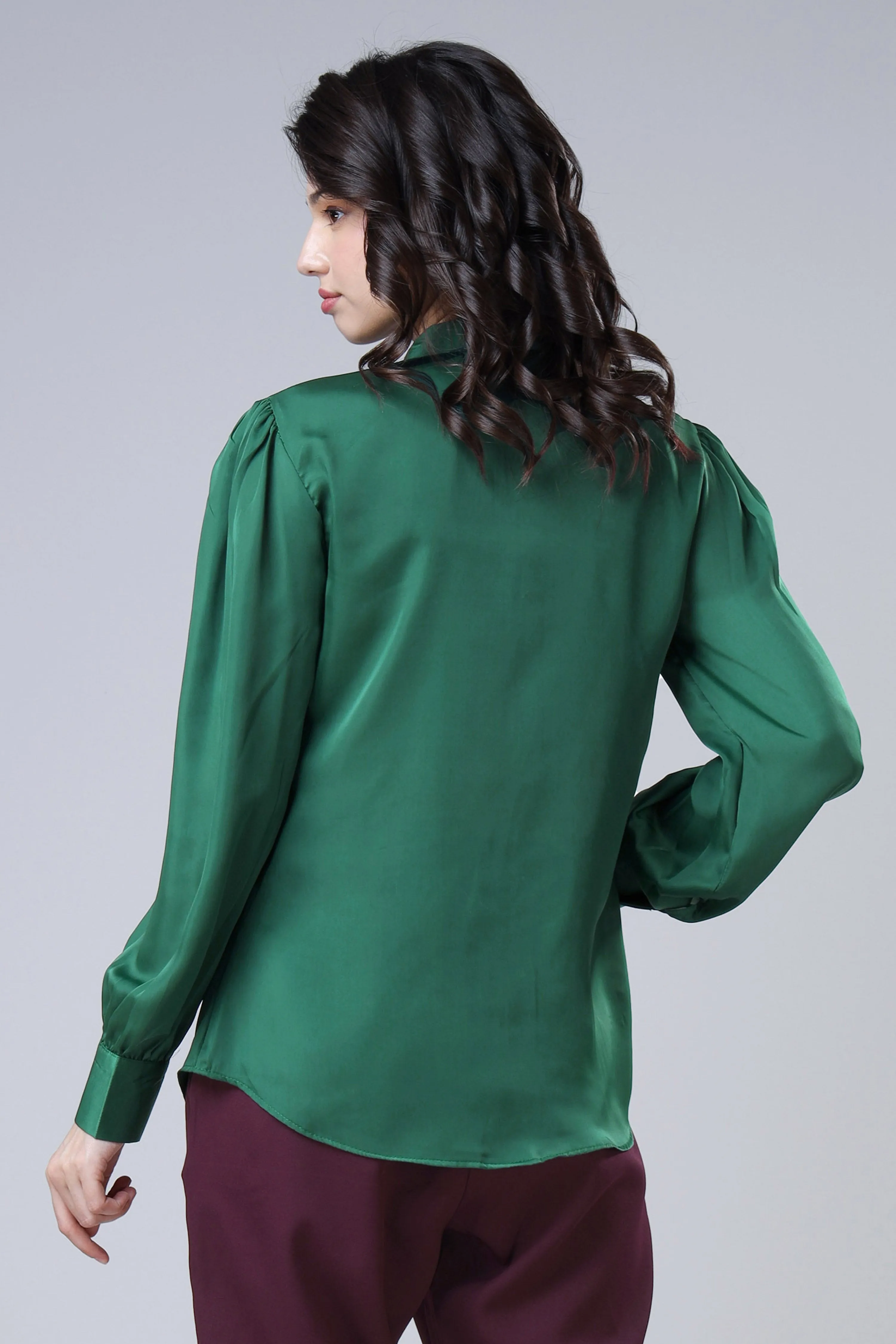 Women's Solid Mandarin Collar Green Shirt