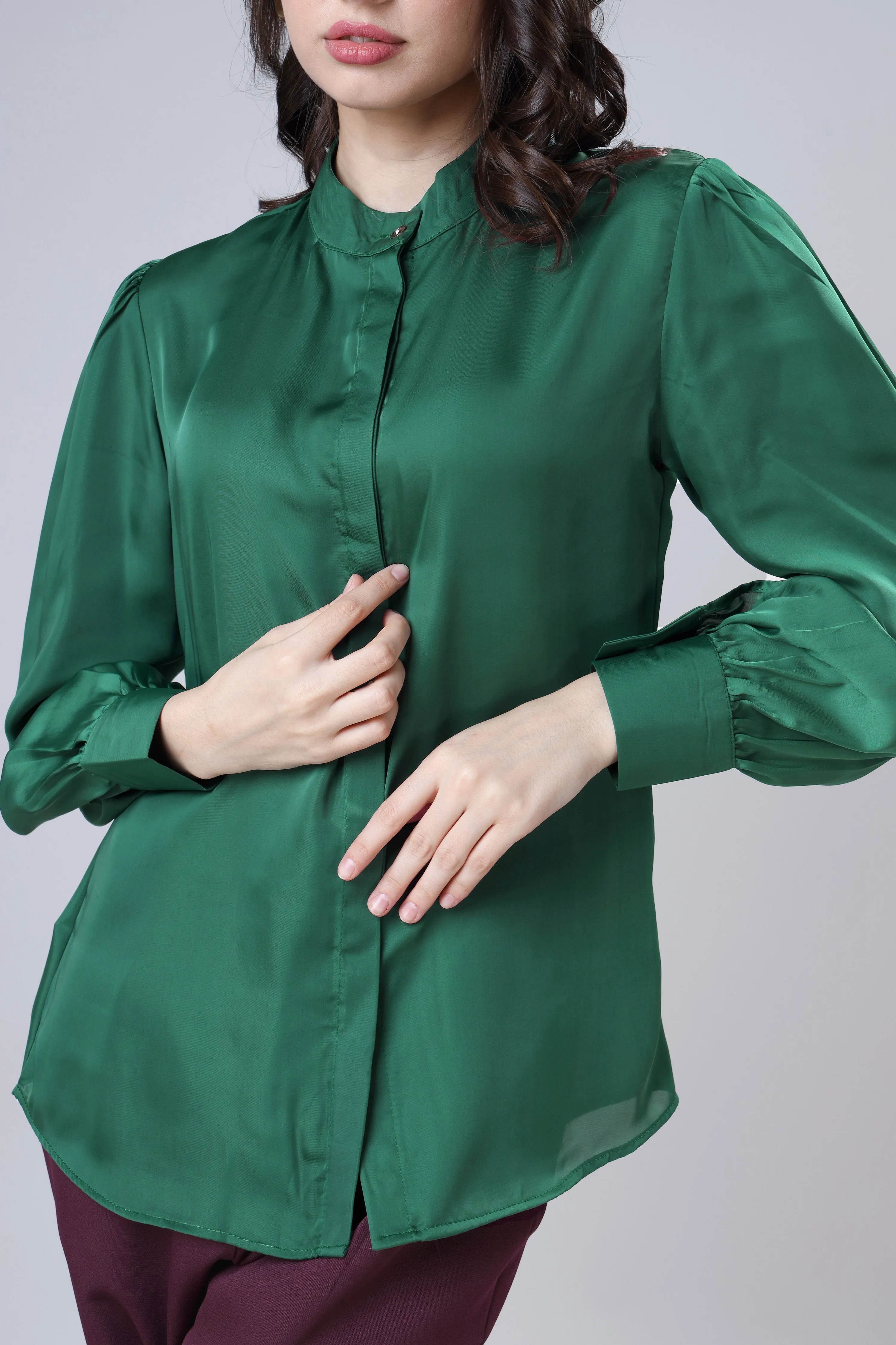 Women's Solid Mandarin Collar Green Shirt