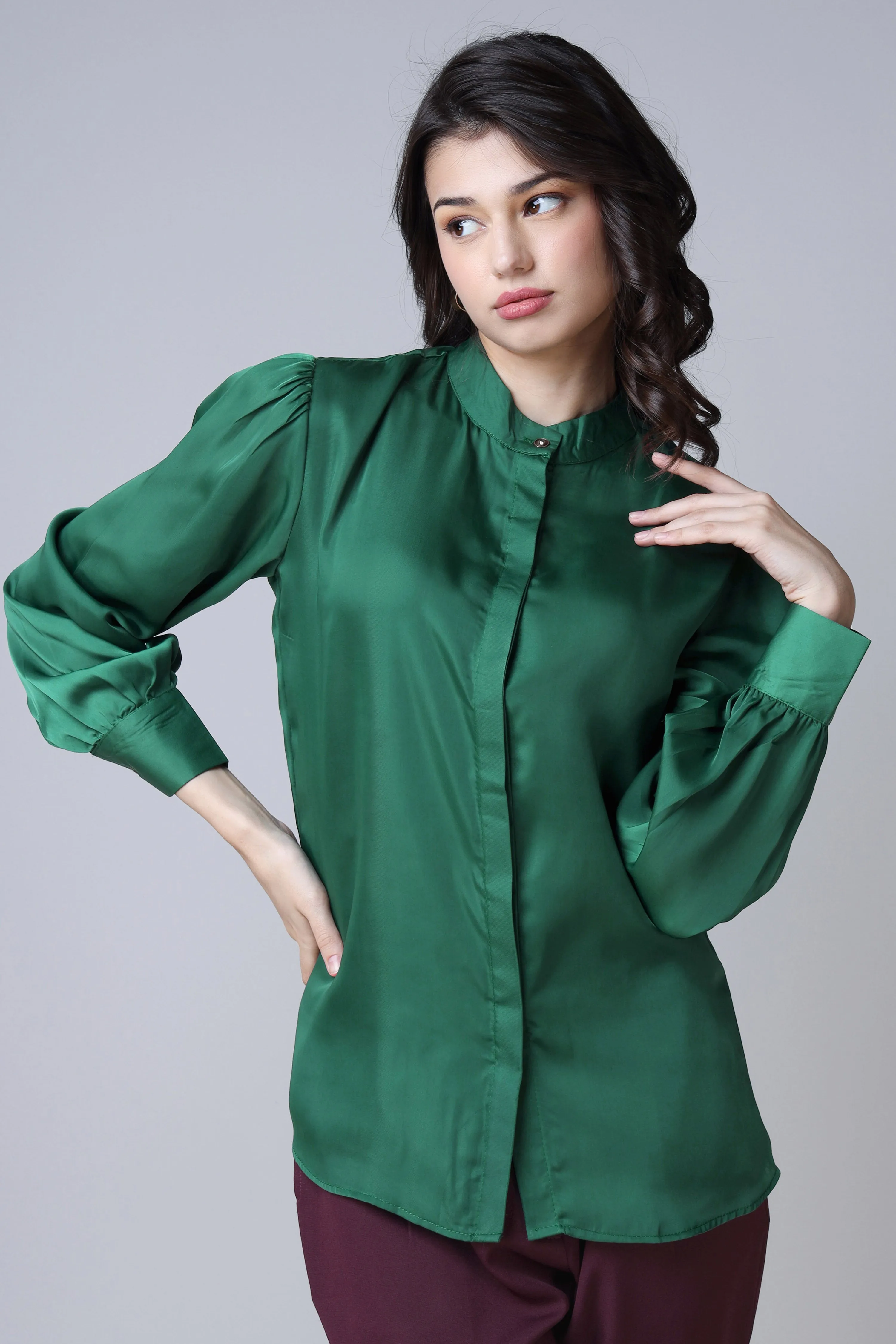 Women's Solid Mandarin Collar Green Shirt